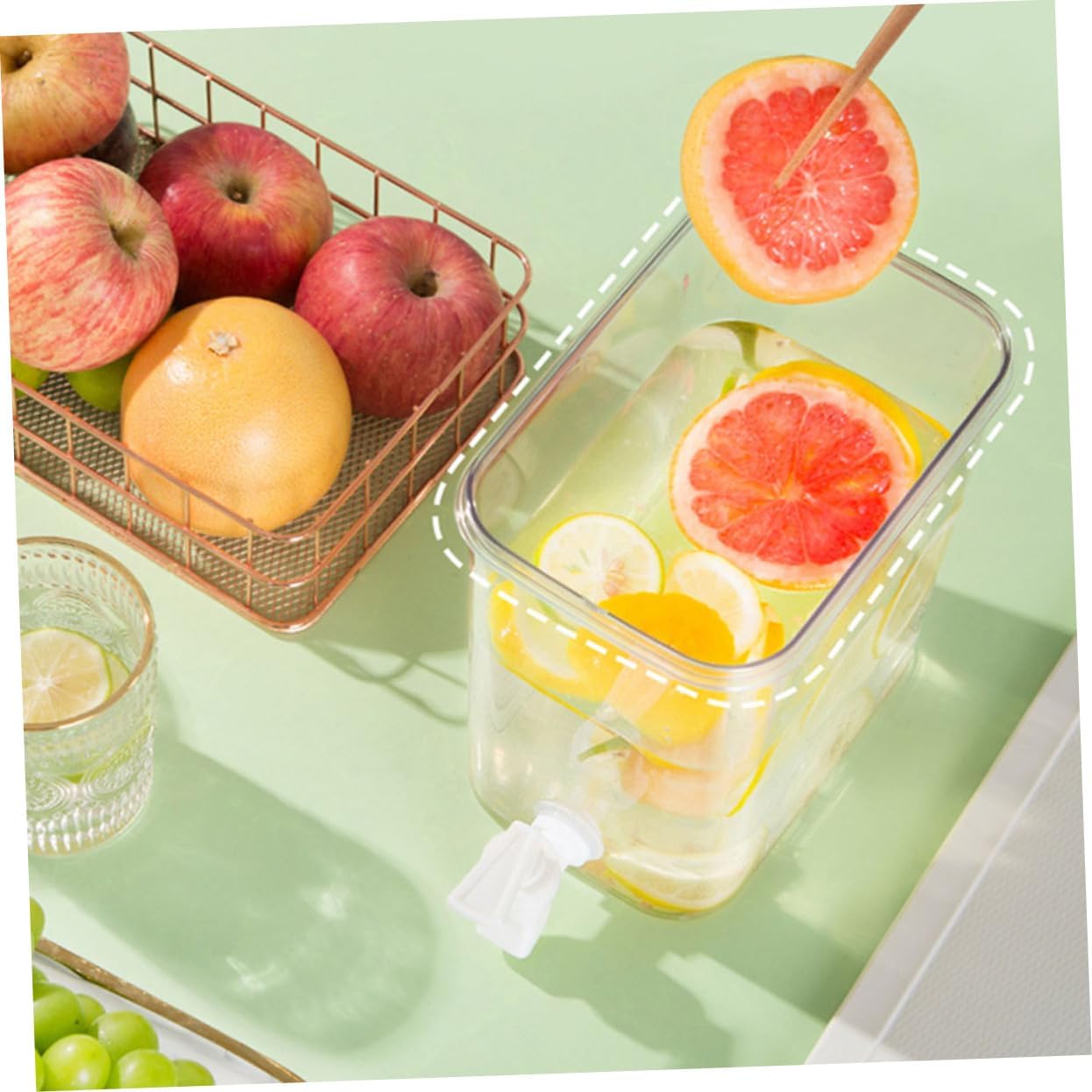 2pcs Beverage Dispenser Multi-Functional Liquid Dispenser for Juices and Easy to Use Unique Faucet Design for Fridge Camping and Picnics