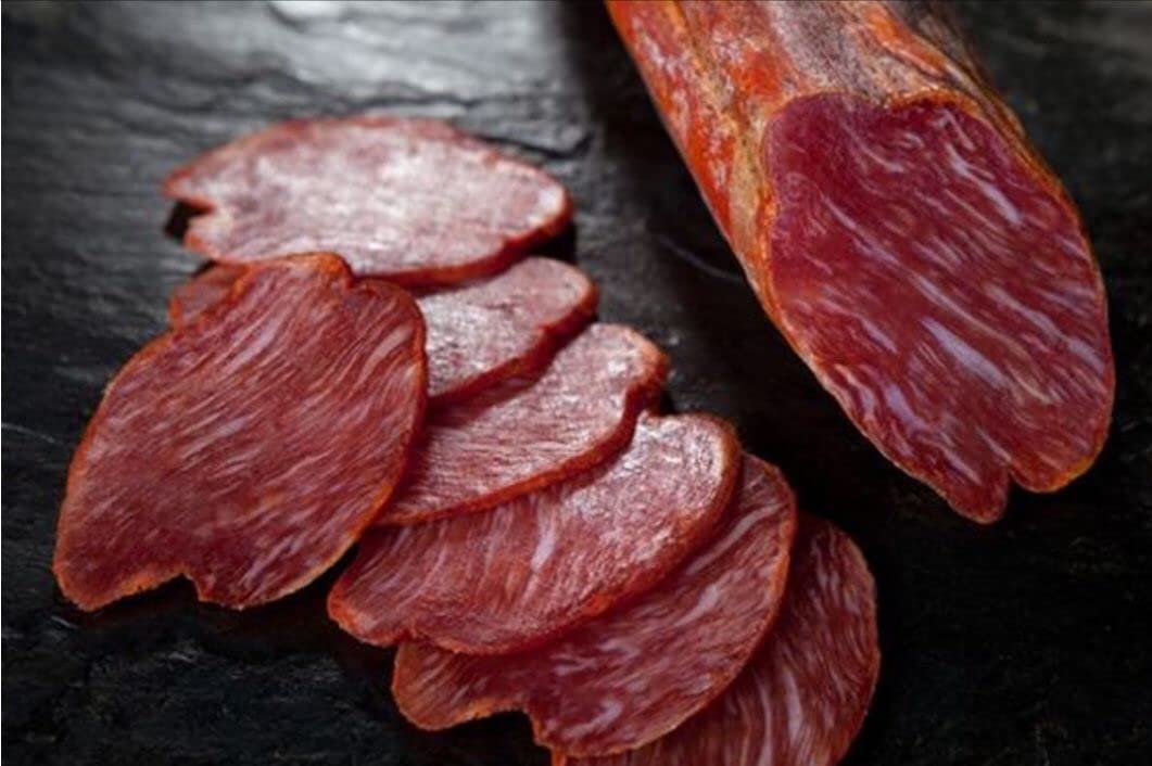 Lote ibérico: lomo ibérico de cebo + chorizo ibérico de bellota + salchichón ibérico de bellota. Medias piezas.Guiju.España-Regalo navidad