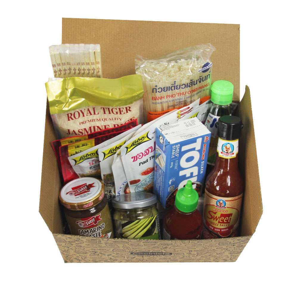 Kit Gastronomía Tailandesa Completo para Cocinar en Casa Pad Thai Tom Yum y Currys con Arroz Jazmín, Tallarines de Arroz, Pastas de Curry, Tamarindo, Salsas y Palillos
