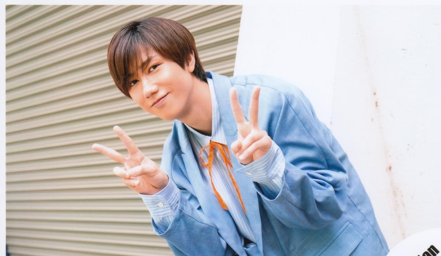 Amazon.co.jp: Snow Man 公式 生 写真（阿部亮平）SM01782 : おもちゃ 