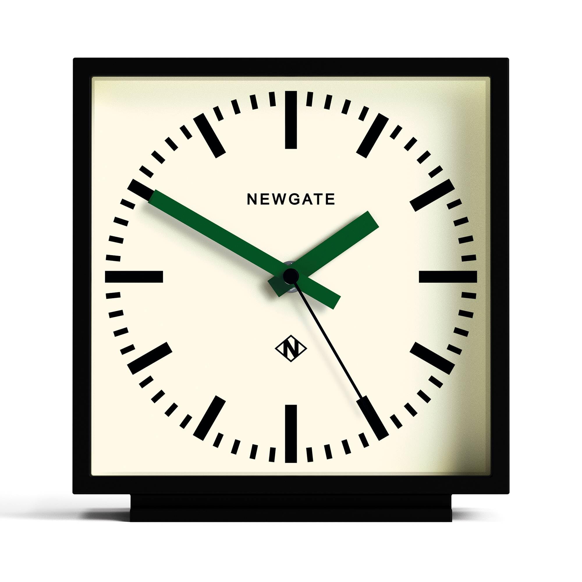 Amazon.com: NEWGATE® Amp Desk Clock | Square Station Clock Design