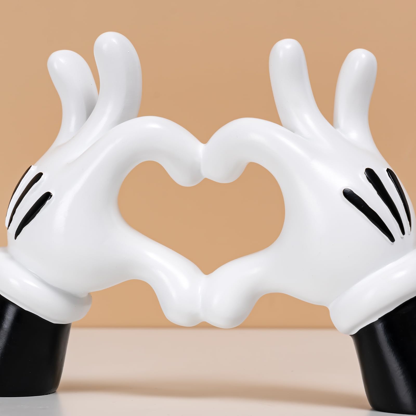 FelyHos Cartoon Heart Hands Resin Statue Modern Home Decor Accents Love Finger Sculpture Room Decor Accessories Black White