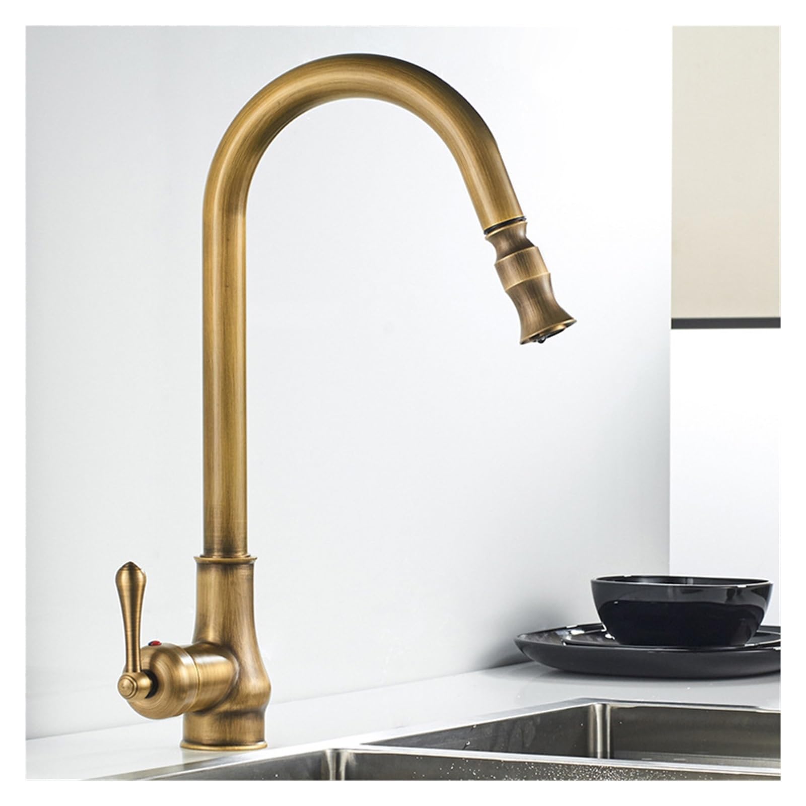 Robinet de cuisine en laiton avec tête de pulvérisateur de flux rotative