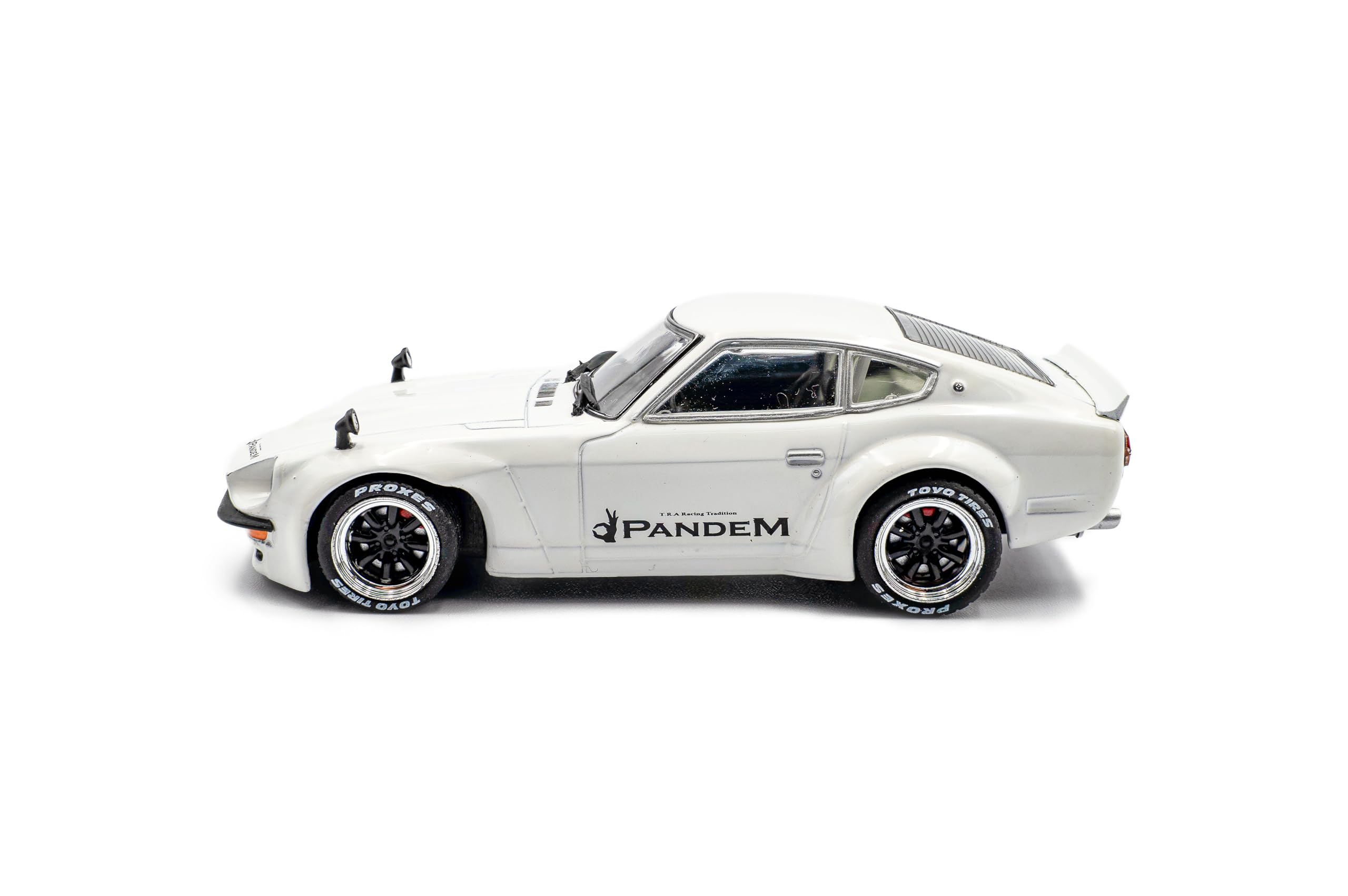 Amazon | ソリド (SOLIDO) SOLIDO 1/43 パンデム 240Z 1973 ホワイト