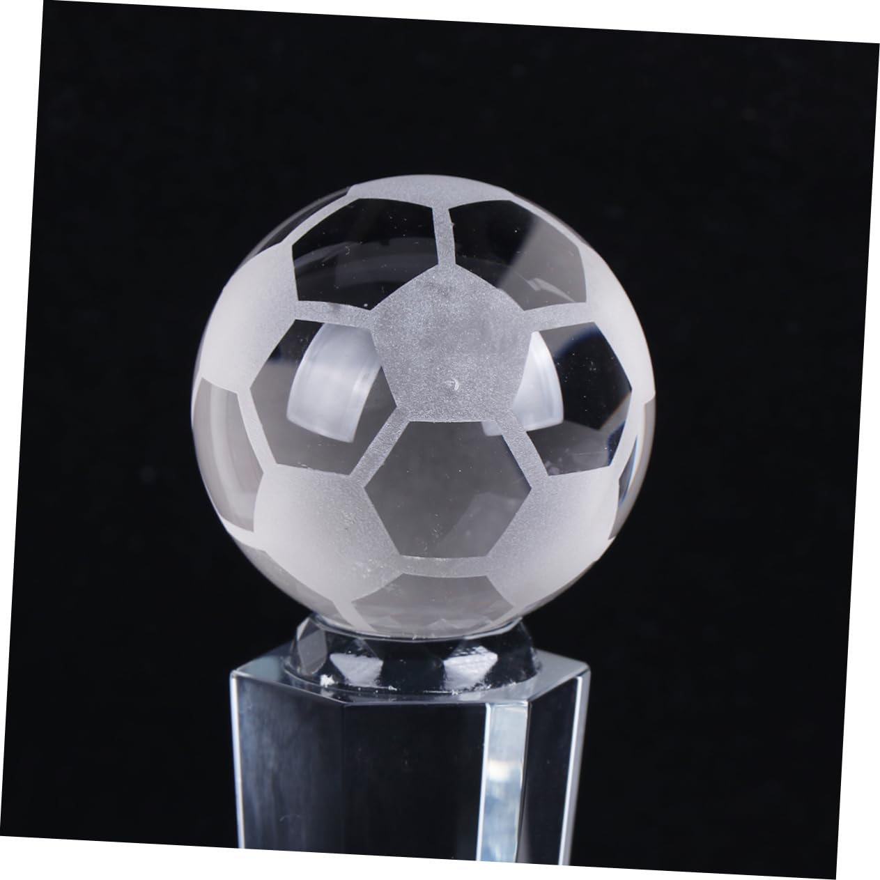 Toyvian Quarzkristall Fußball Pokal Trophäe Auszeichnungspokal Kristallpokal Kinderpokal Turnier Ehrenpokal Geschenk Für Sportveranstaltungen