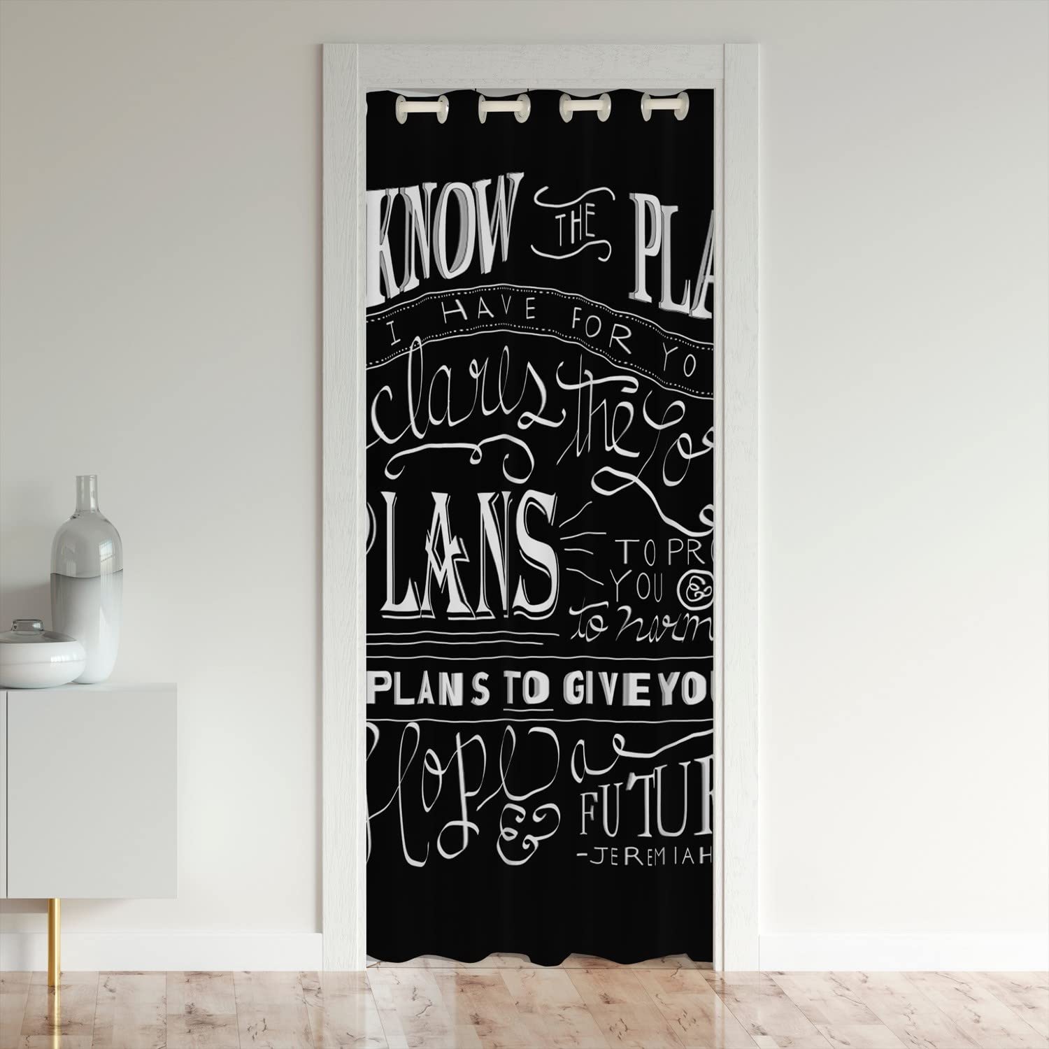 Rideau de porte placard enfant pour créer un cocon vintage noir