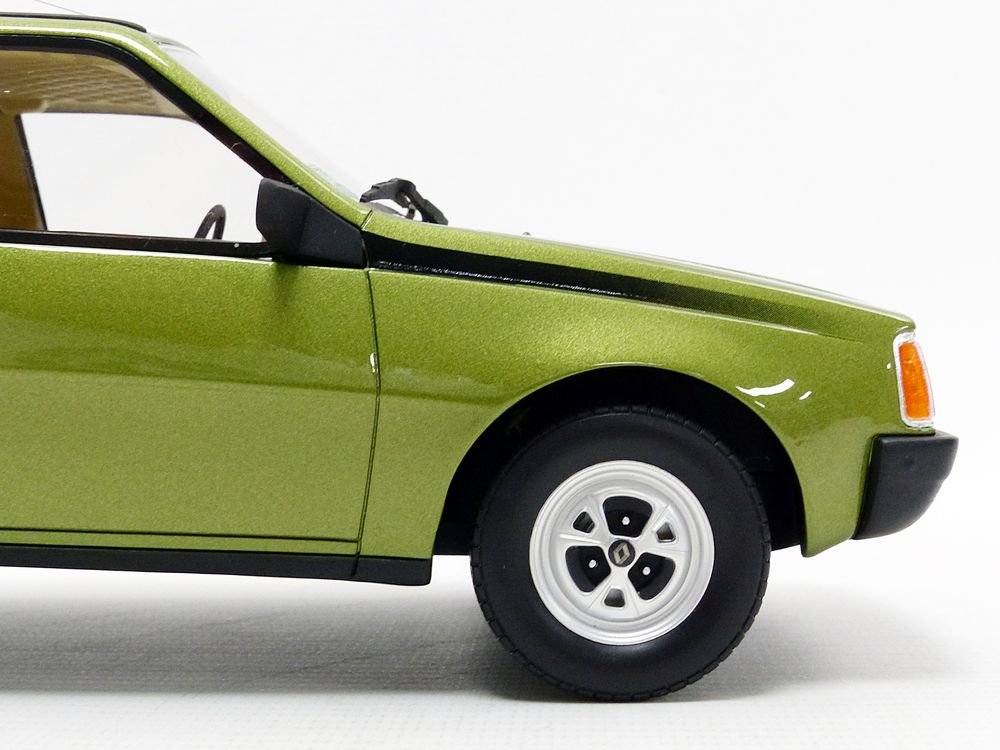 Otto Mobile - Miniature car Renault 14 TS 1983 scale 1/18, OT712