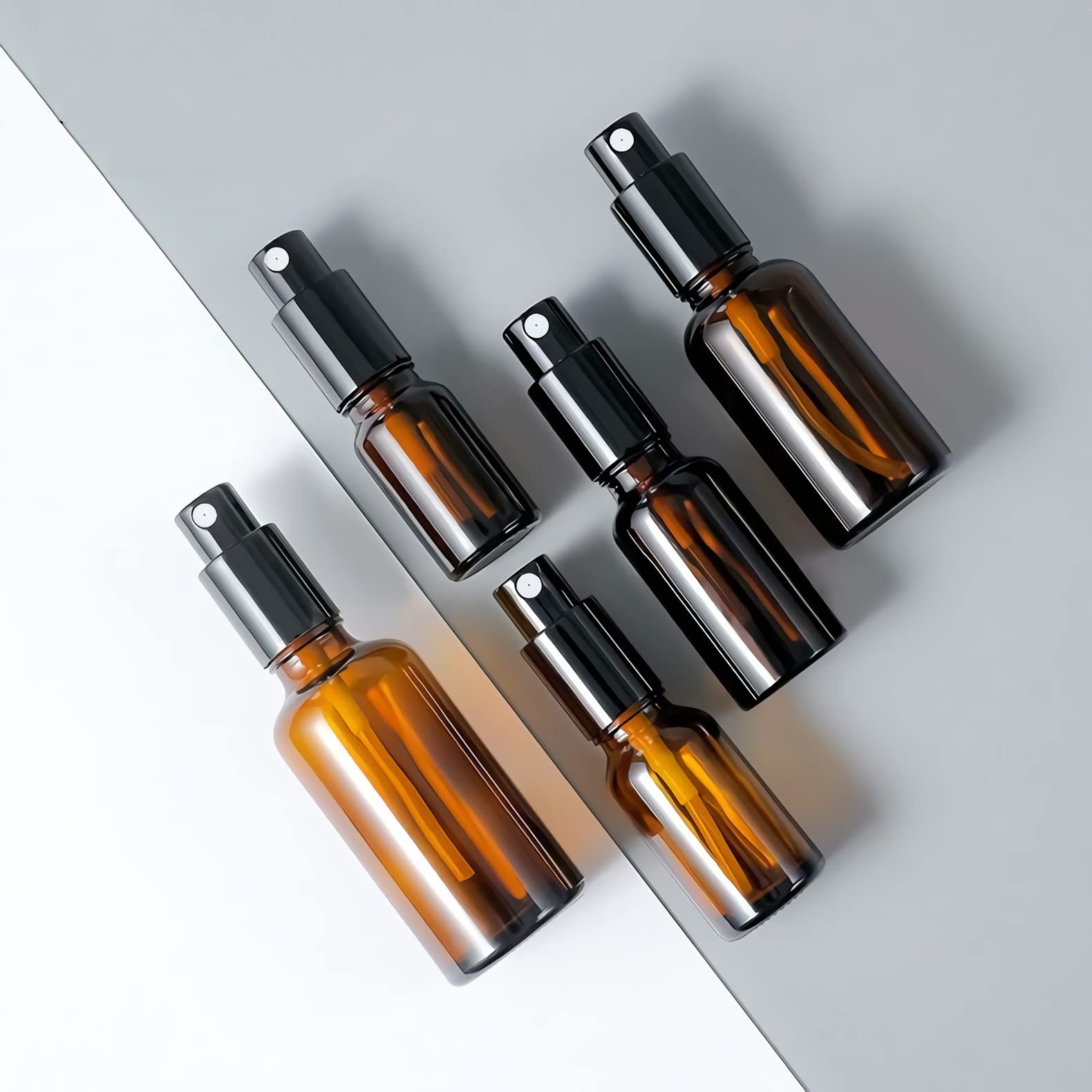 24 Pièces Flacon Spray en Verre Ambré 15ml et Pompe Spray Noire pour Parfum Cosmétique Pulvérisateur Bouteille Voyage Rechargeable, 4 pièce Entonnoir