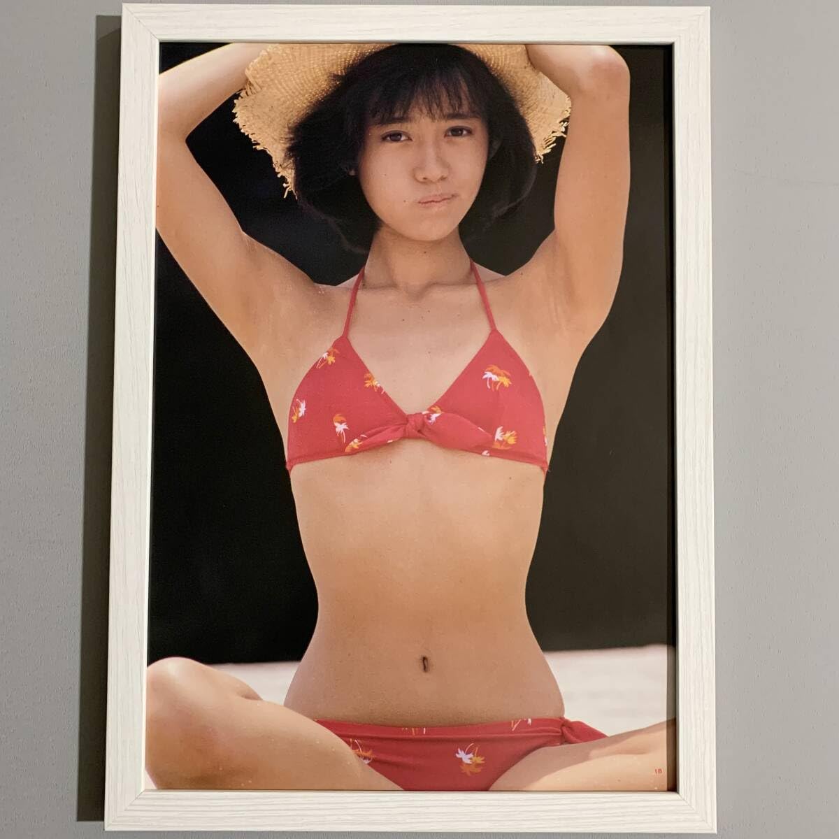 早見 優水着 Amazon.co.jp: □早見優□水着/A4額装品/写真/ビキニ/スレンダー/アイドル/歌手/タレント/レトロ G506 : ファッション