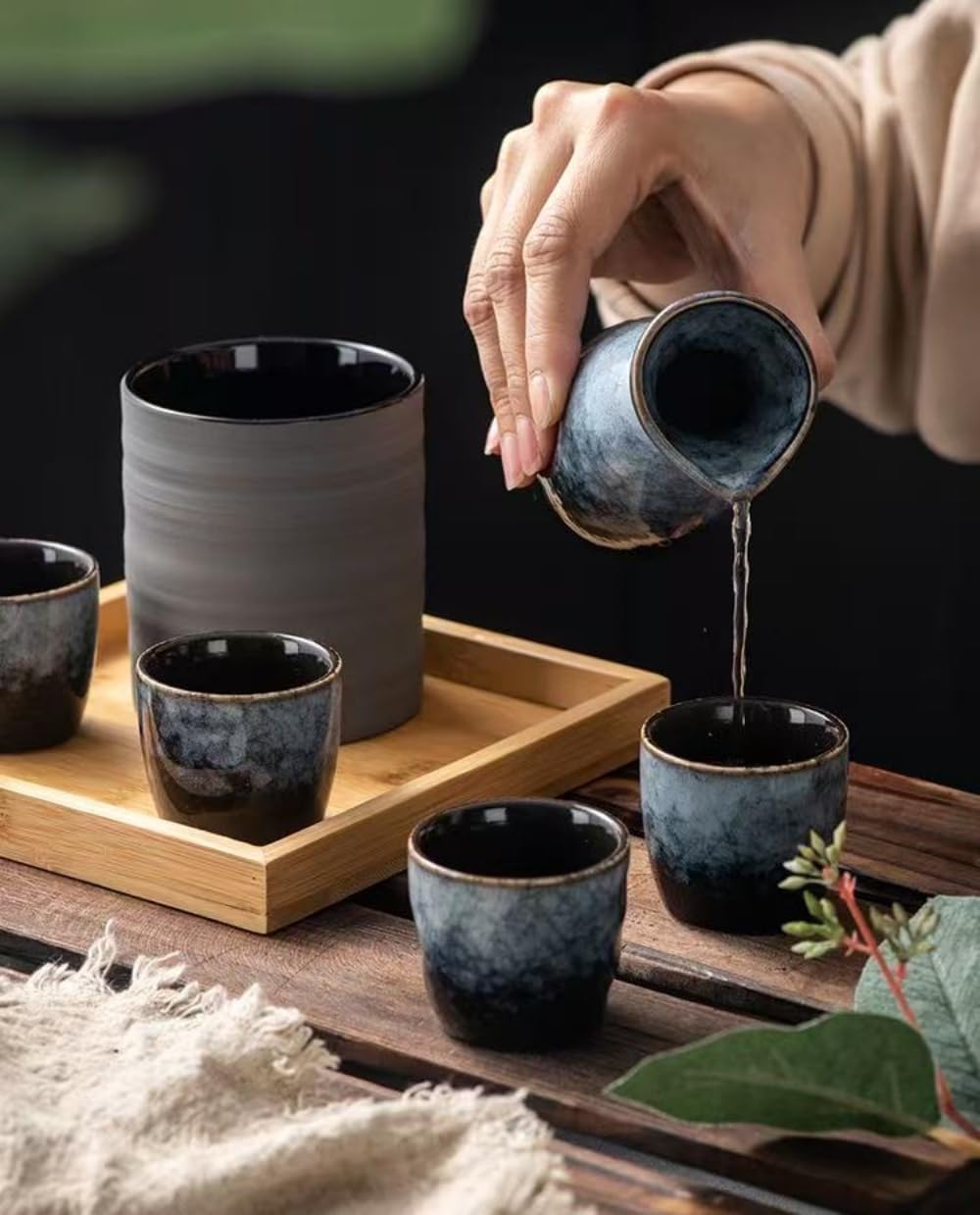 有田焼 金龍窯 金彩梅絵 宝瓶 煎茶道具 金龍窯 金彩椿絵 急須 伝統工芸