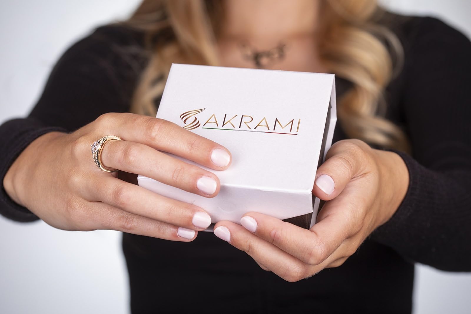 Sakrami Collana da Donna,Ragazza in Argento 925 Componibile con Lettere -Idea Regalo per Compleanno, Comunione,Cresima, Anniversario, San Valentino, Natale + Confezione Personalizzata