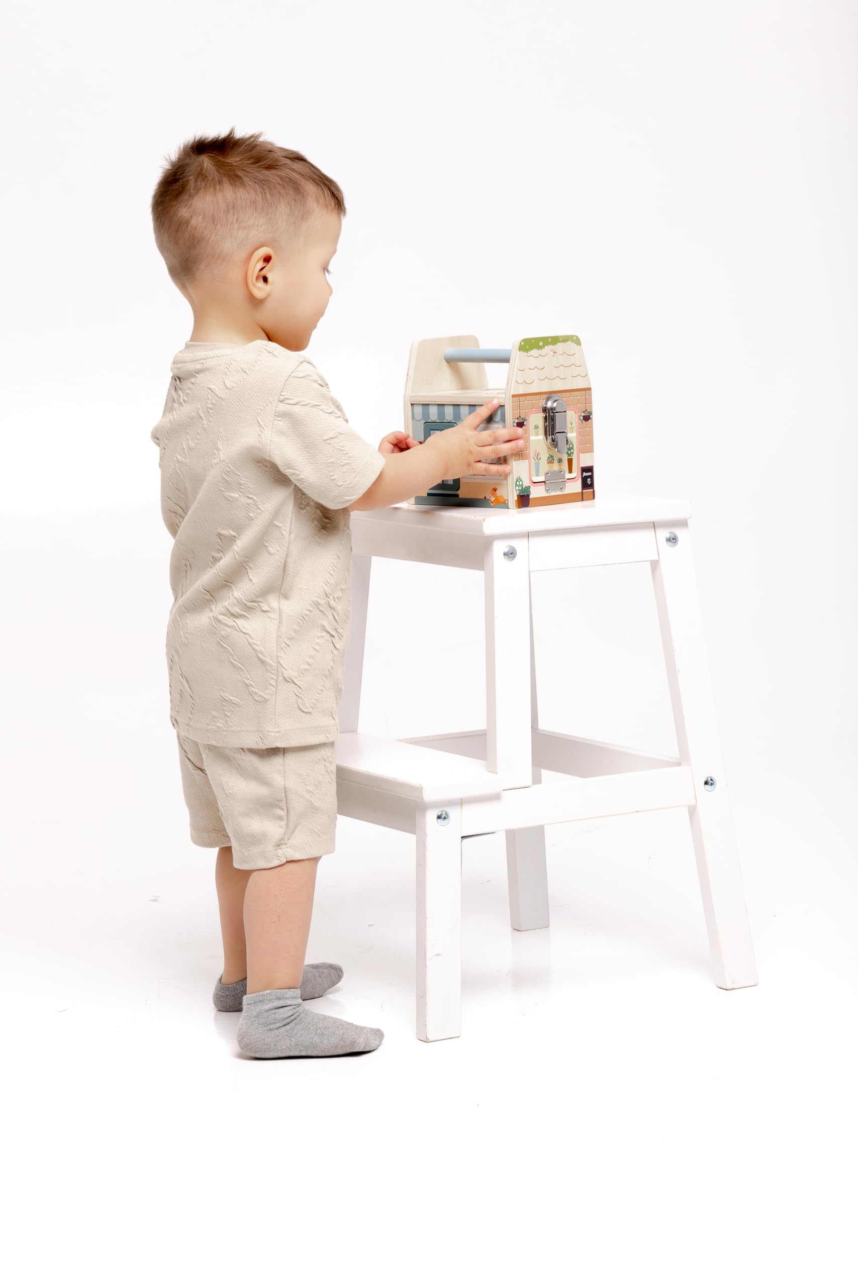 Gerado's Toys GT61243 - Casa de Madera (Juguete para niños, Dimensiones 16 x 13 x 17 cm, promueve la motricidad y la Creatividad, fortalece la coordinación Mano-Ojo)
