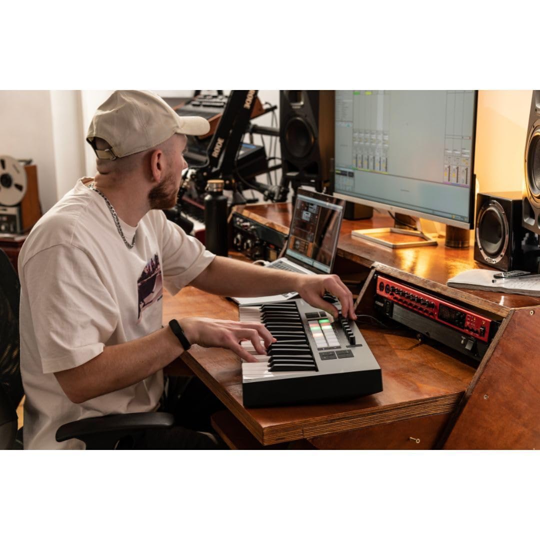 Novation/Launchkey 37 Mk4 | MIDI Keyboard - Image 2 thumbnail