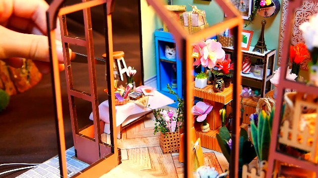Amazon.com: INSGEN DIY Miniature Dollhouse Greenhouse