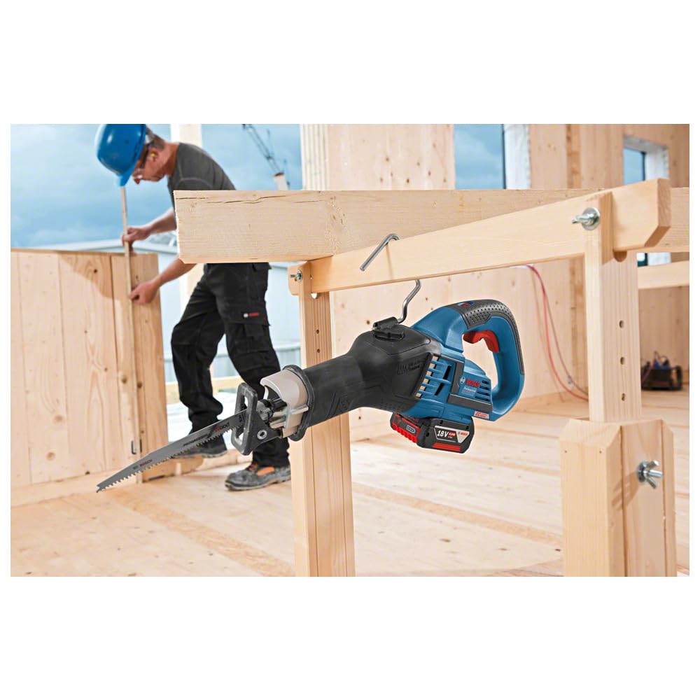 Bosch Professional 18V System scie sabre sans-fil GSA 18V-32 (capacité de coupe dans le bois 230 mm, avec 1 lame de scie sabre S 1110 VF)