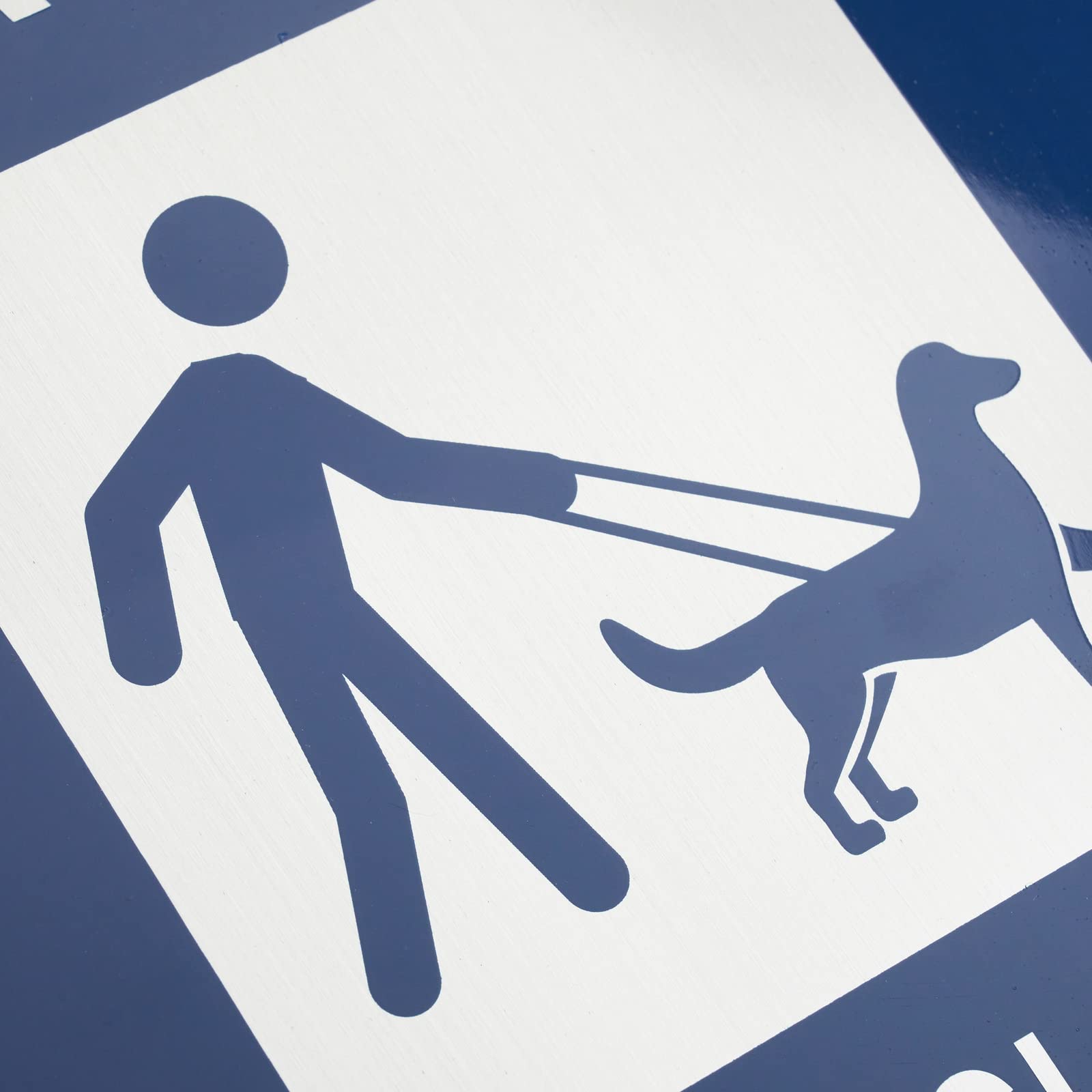 SmartSign 'All Pets Must Be On A Leash' Metal Sign – 14x10 Inch, Rustproof Aluminum, Green & White, Made In USA