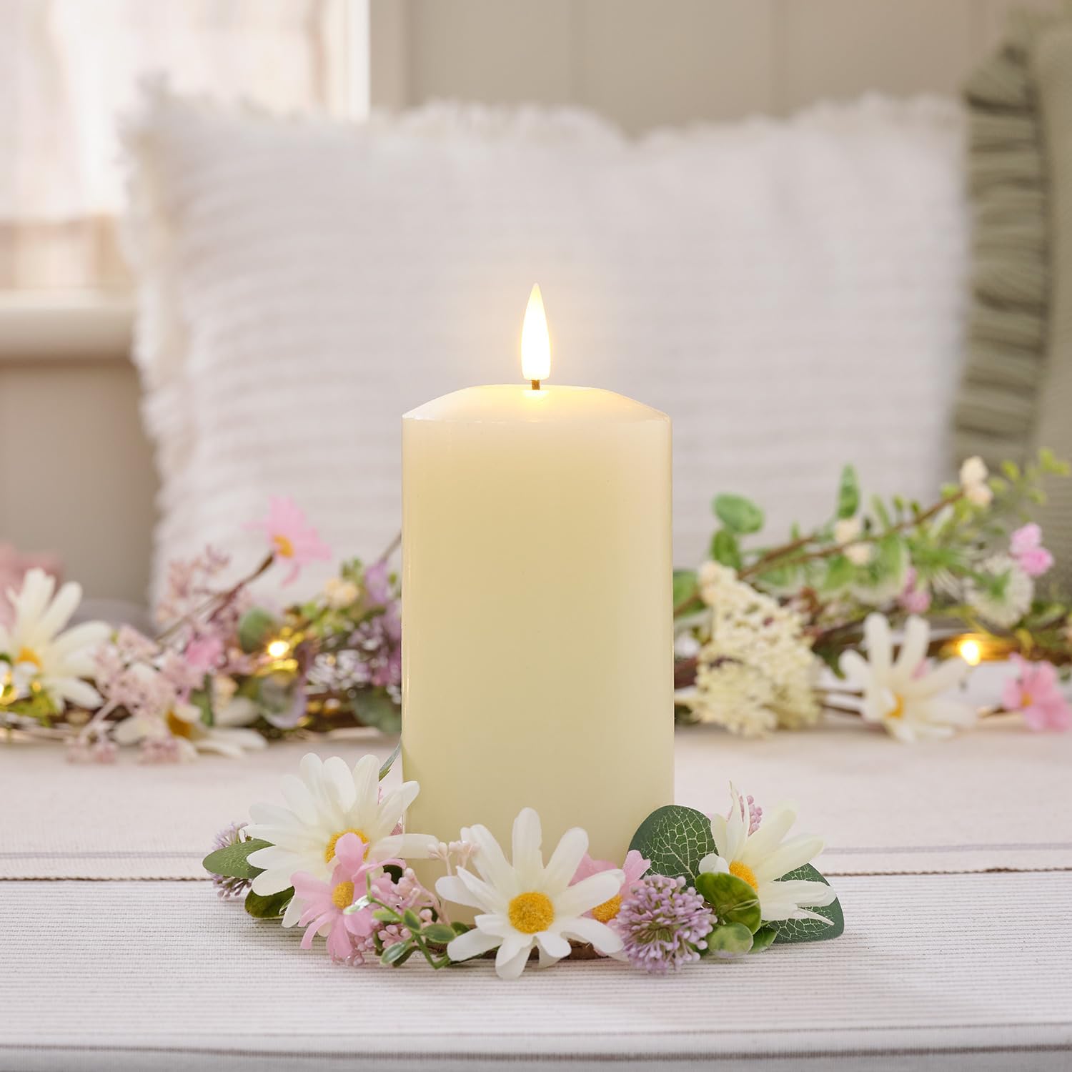 Lights4fun Single Candle Daisy Wreath, Artificial Floral Candle Ring Centrepiece for Spring Table Décor, Easter Styling & Seasonal Home Accessories