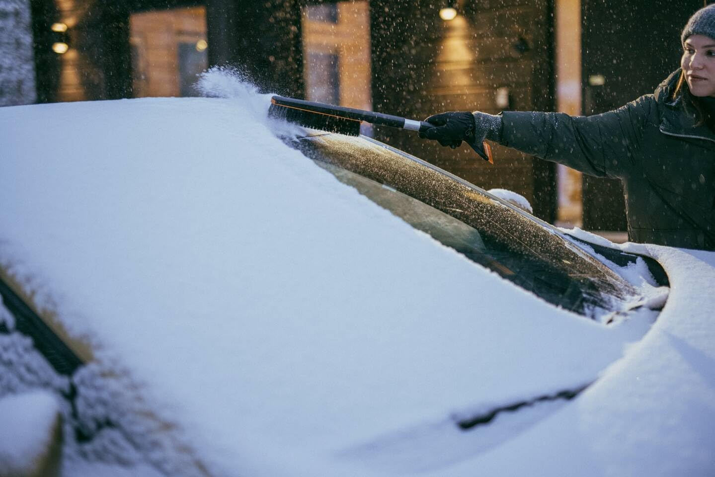 Fiskars Plus Car Snow Brush and Ice Scraper, Short, 63 cm, with Interchangeable Parts, 1078495