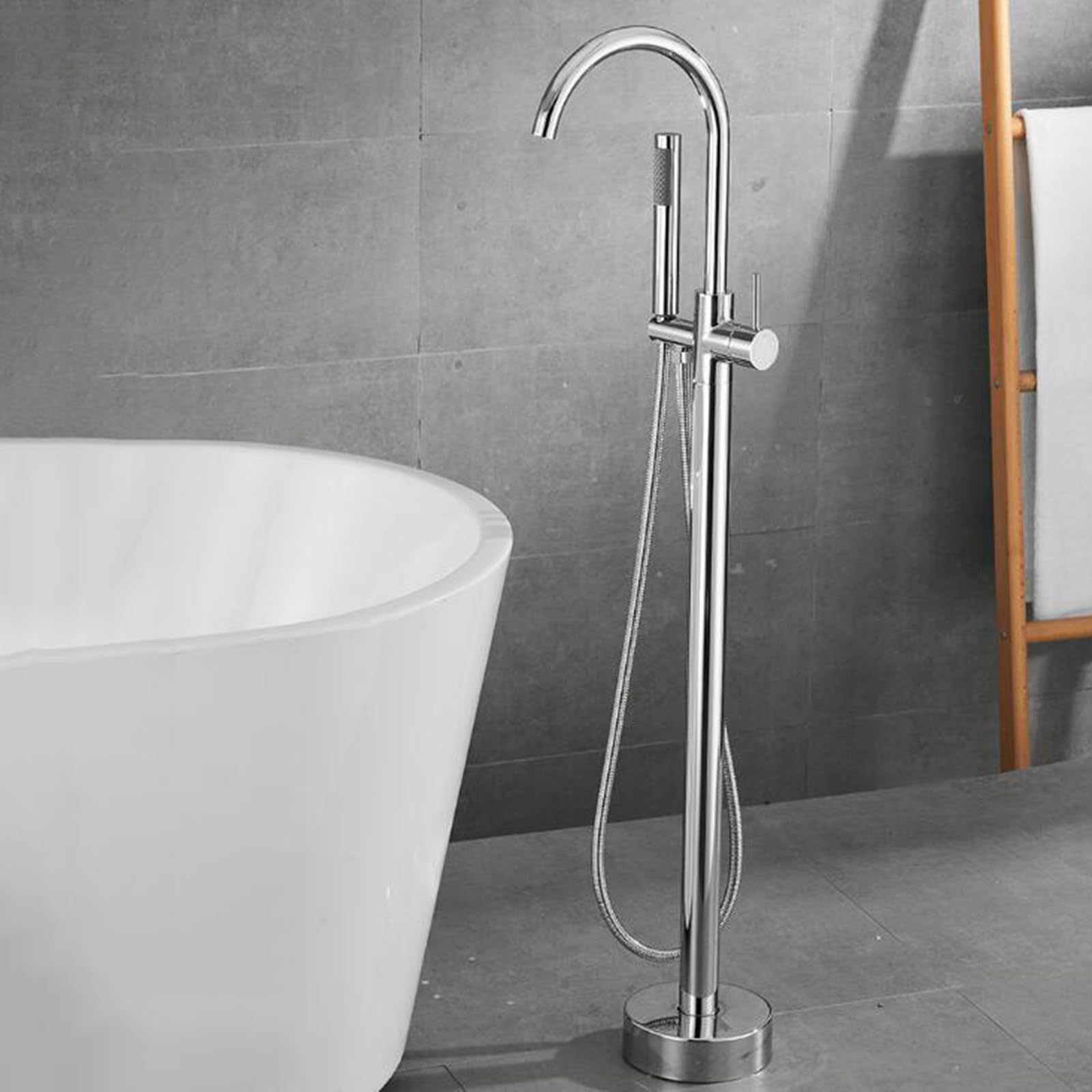 Baignoire îlot robinet en laiton pour une salle de bain esprit spa à la maison