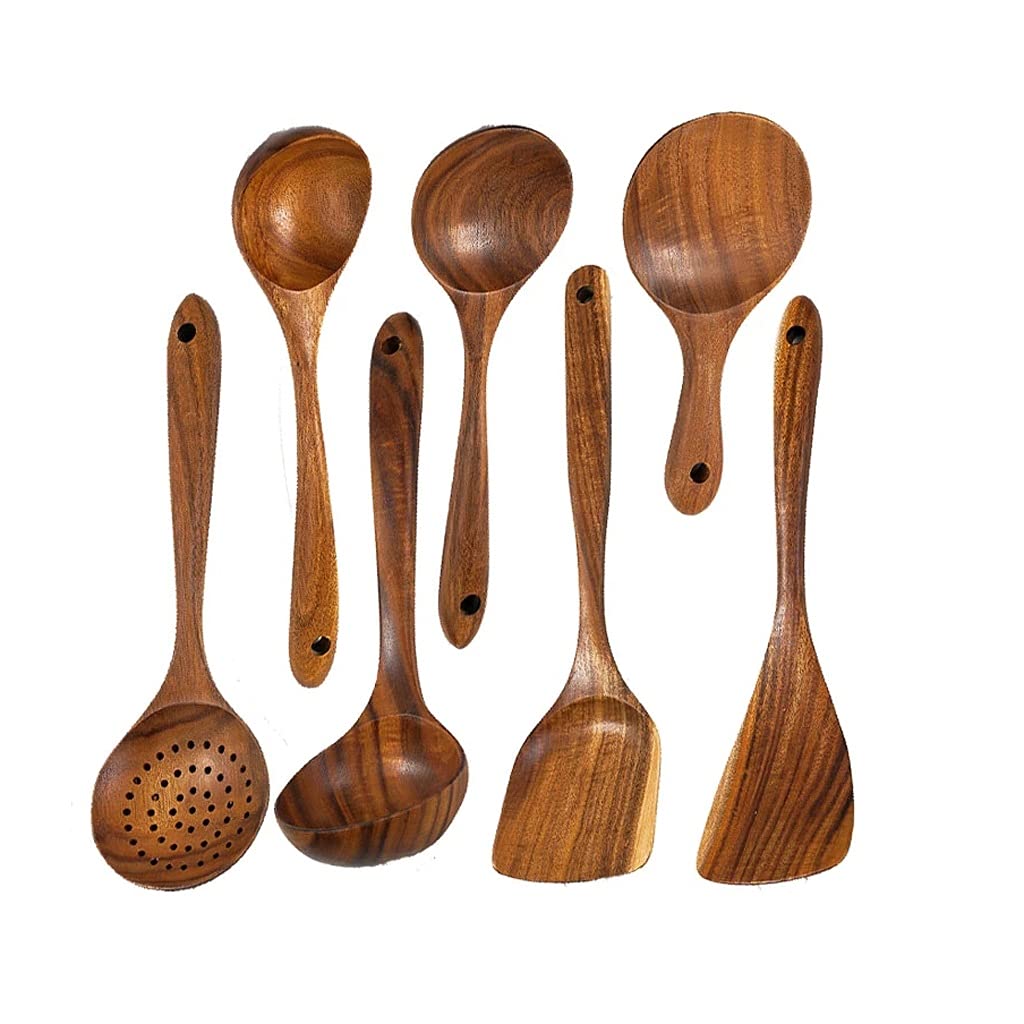 Cuillère en teck naturel et ustensiles en bois pour sublimer vos repas en famille