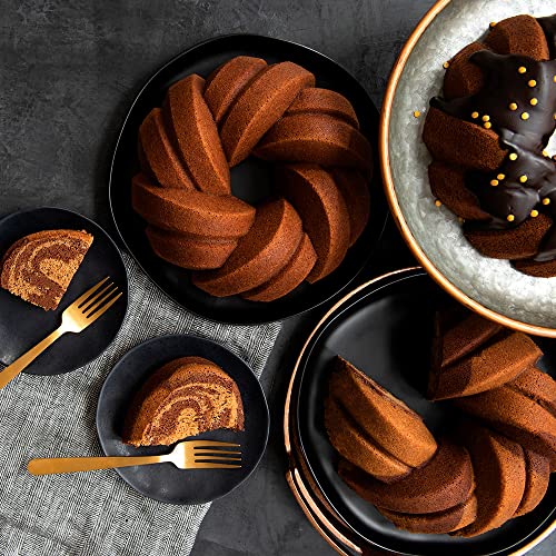 Foto von Nordic Ware NW 95577 Kuchenform zum 75. Jahrestag, geflochtenes Seil, goldfarben, 12 Tassen Fassungsvermögen