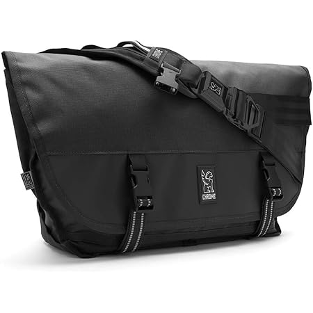 Amazon Com Chrome Citizen Messenger Satchel Bag Seat Belt Buckle 26 Liter Black Messenger Bags