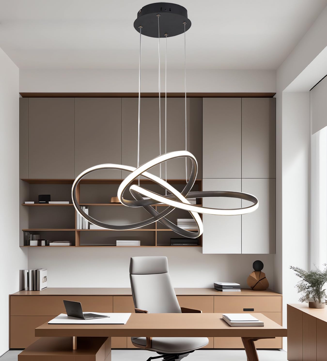 Lampa wisząca LED Nowoczesna kreatywna lampa wisząca Lampa wisząca w kształcie pierścienia Z regulacją jasności za pomocą pilota Regulowana wysokość 3000K-6000K do salonu jadalni gabinetu (Czarny)