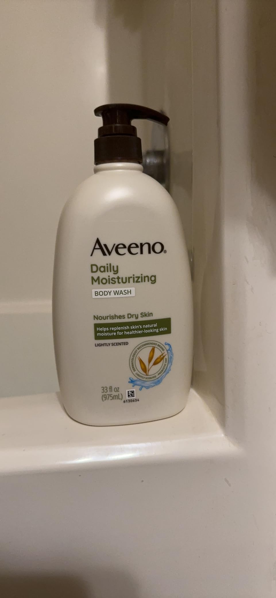 Aveeno Daily Moisturizing Body Wash with Soothing Oat Creamy Shower Gel (Soap Free
