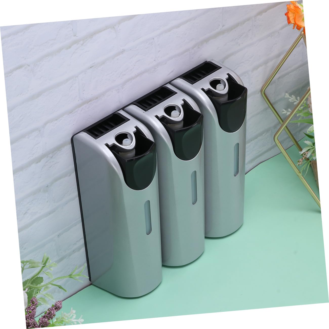 Dispenser Sapone da Parete Argento 3 Scomparti in Metallo e Plastica per Shampoo Bagnoschiuma e Lozione Supporto Bagno Facile da Installare e Pulire per Uso Domestico