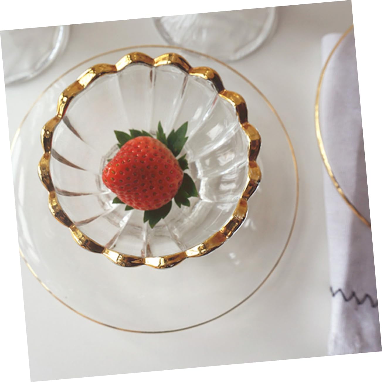 4pcs Stylish Trimmed Dessert Cup Elegant Floral Glass Ice Cream Bowl for Home Restaurant and Dessert Shops for Pudding Sundaes and Parfaits