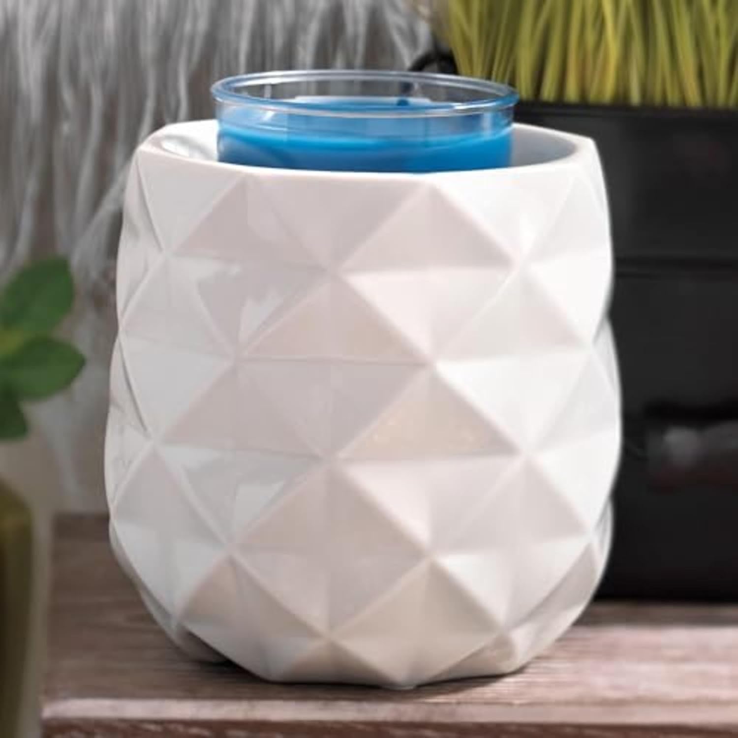 Yankee Candle Langham Collection Scenterpiece Wax Warmer with Auto Timer, White, Multi-Faceted Ceramic, 6-Foot Power Cord