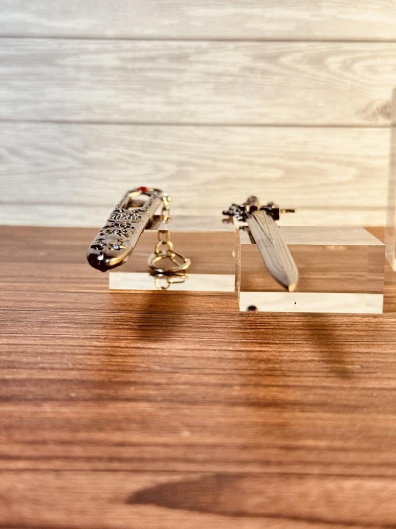 Amazon.co.jp: 父王の剣FF15 ミニチュア 武器 キーホルダー : ファッション