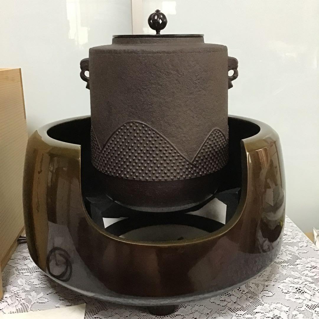 値下げ、鋳銅　秀山作　道安型風炉4点組　囲炉裏、ヒ－タ－　お茶道具/共箱 値下げ、鋳銅 秀山作 道安型風炉4点組 囲炉裏、ヒ－タ－ お