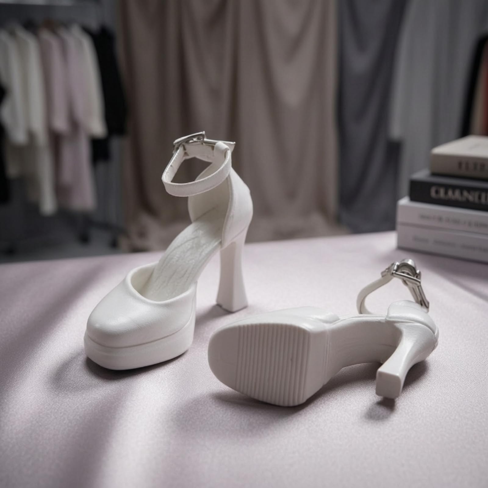 Scarpe in Miniatura Elegant per Collezionisti di Bambole, Nero