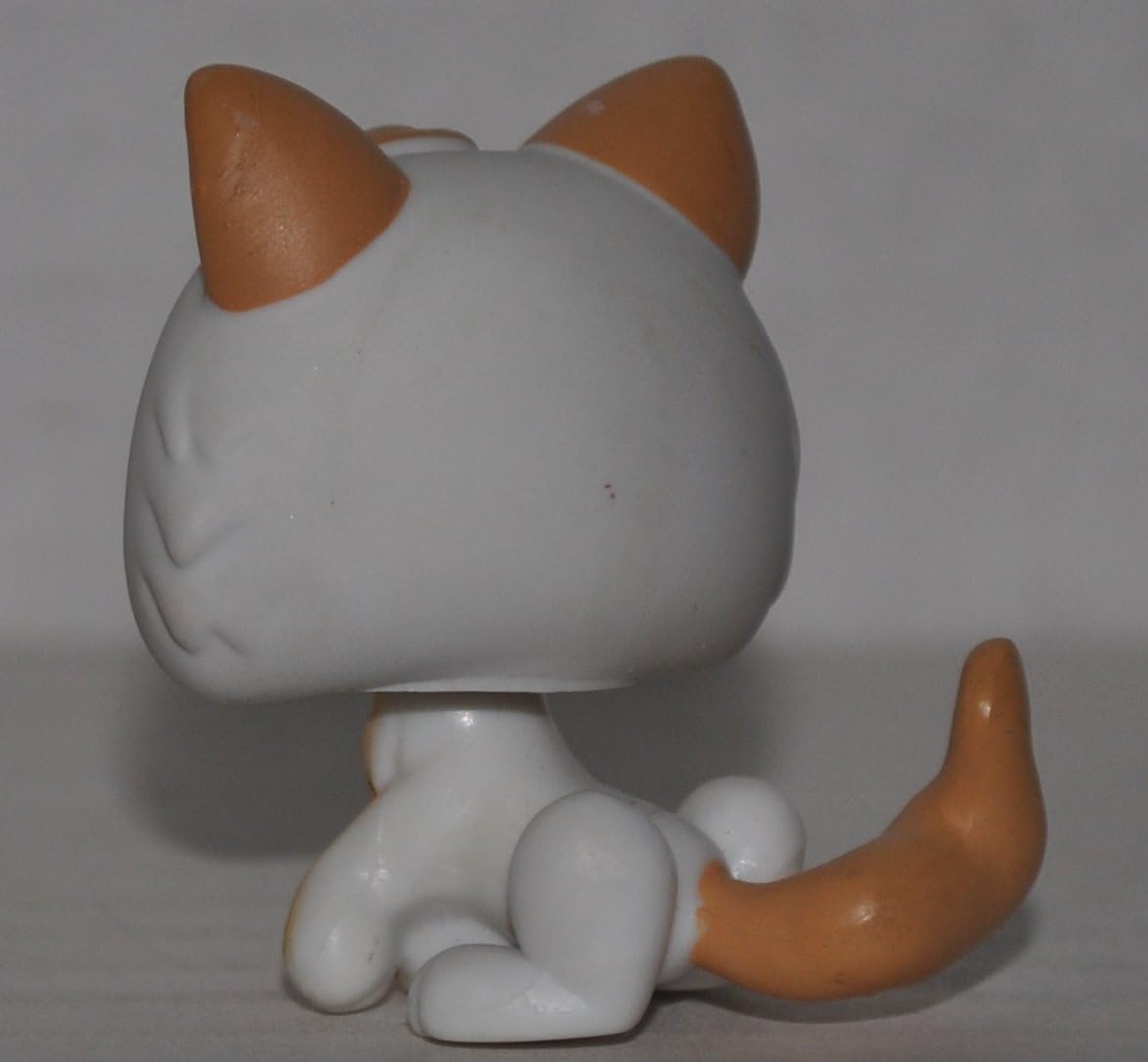 Kitten #134 (White, Blue Eyes, Brown Tips) - Littlest Pet Shop (Retired) Collector Toy - LPS Collectible Replacement Figure - Loose (OOP Out of Package & Print)