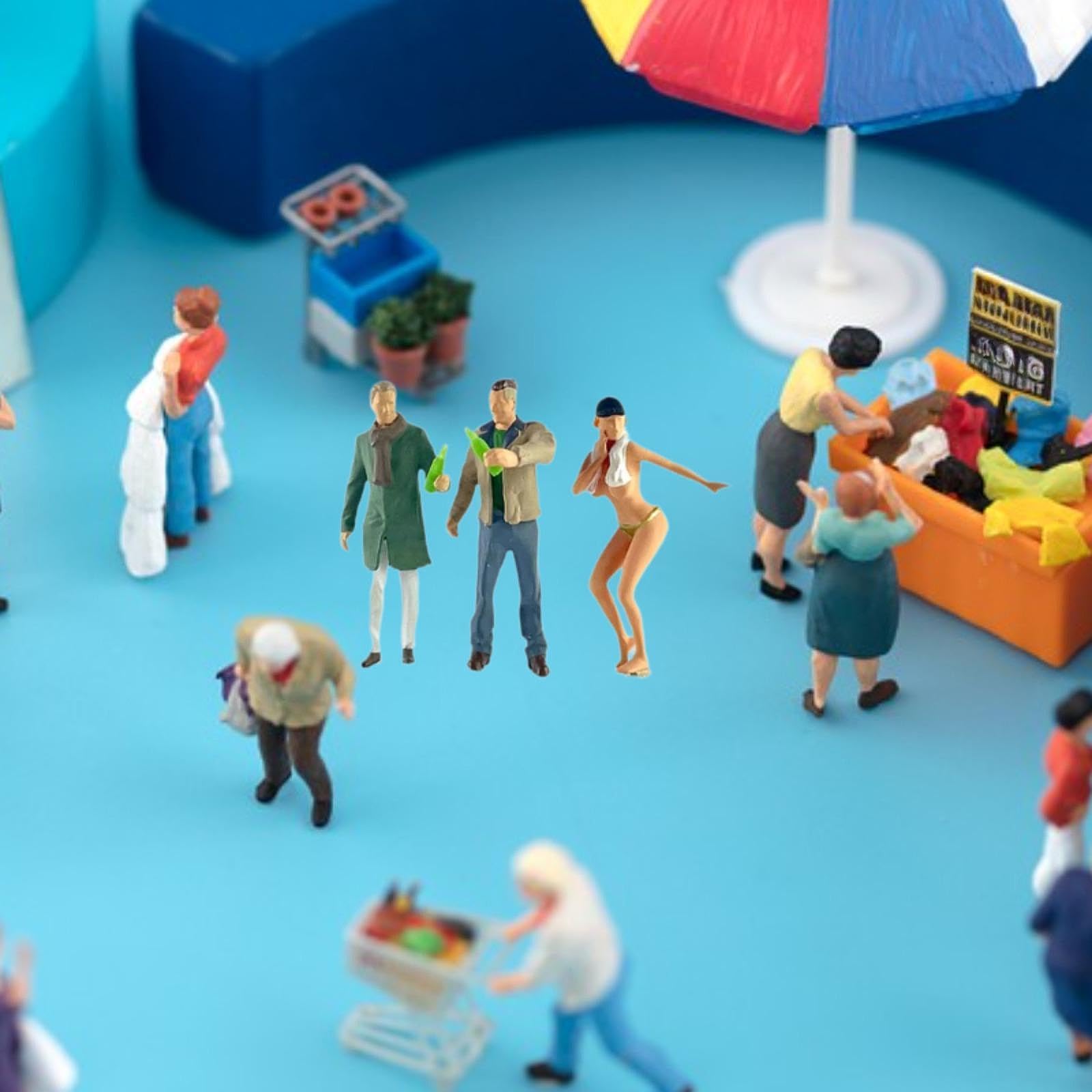 Fancyes 3X 1/64 Scale Diorama Figures Restaurant Bar Miniature Scene Train Park Desk Ornament Fairy Garden Hand Painted People Models