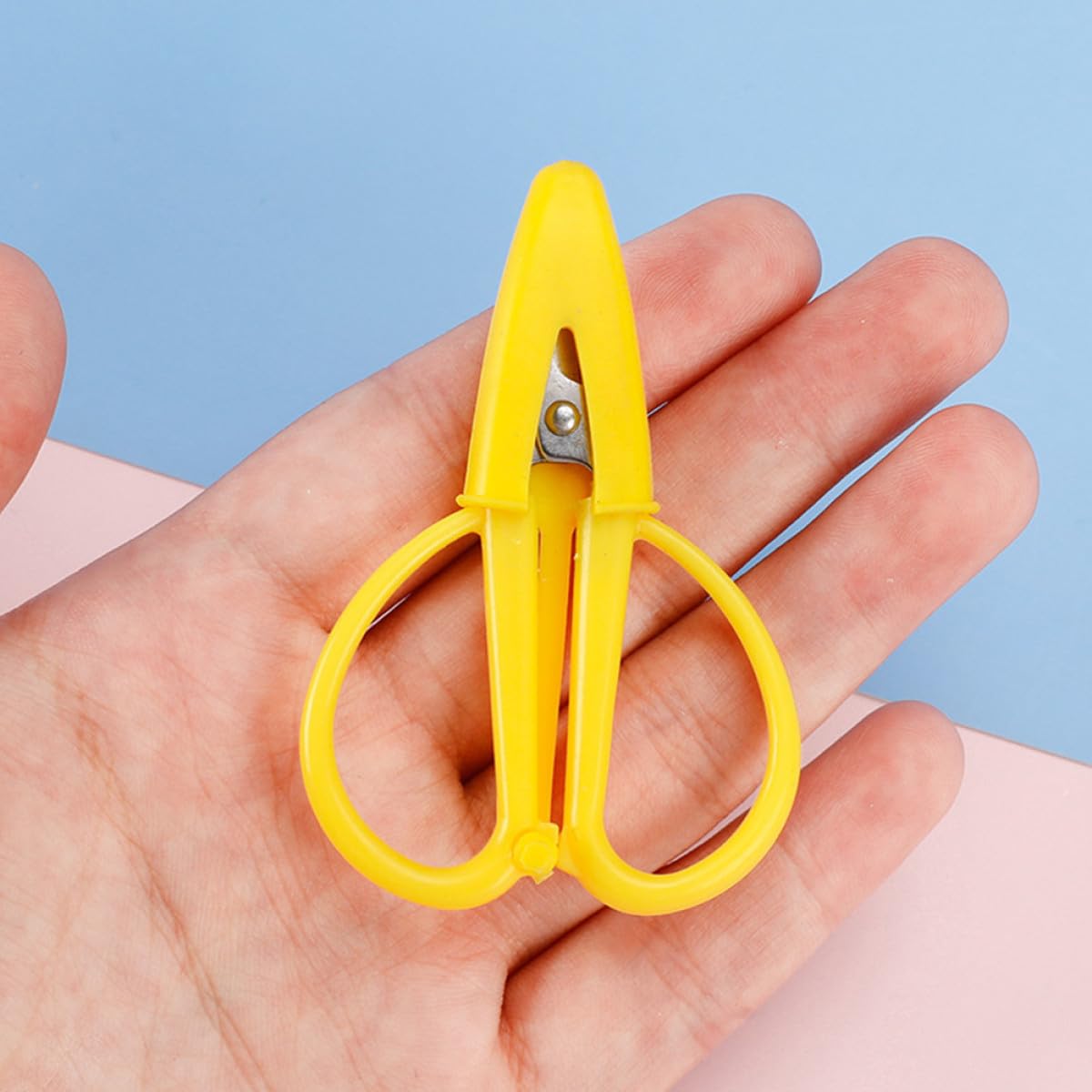 Mini Tijeras Portátiles de Seguridad para Costura 6 Piezas | Acero Inoxidable y Silicona, Puntas Finas, Aspecto Bonito, para Labores de Viaje y Enhebrado