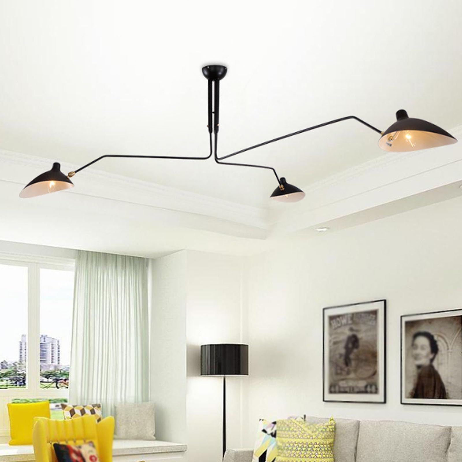 Plafonnier style milieu du siècle en laiton antique de haute qualité à 3 lampes