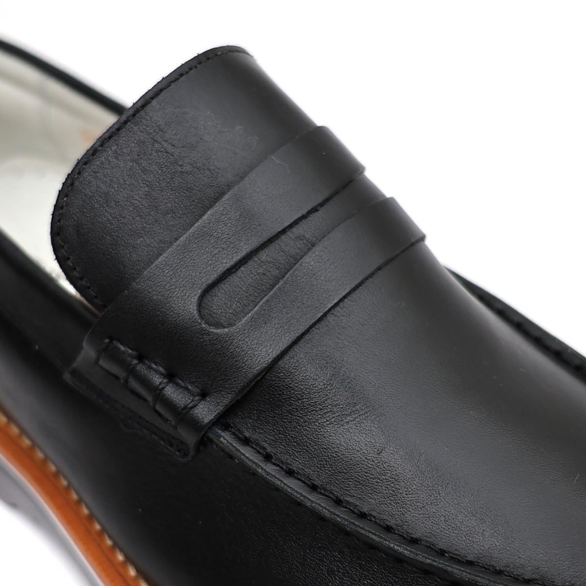 Sapato Mocassim Loafer couro Legítimo Artesanal em promoção! Veja a oferta e mais achadinhos de Sapatos 6 Hoje é o melhor dia para comprar Sapato Mocassim Loafer couro Legítimo Artesanal com aquele preço maroto! Promoção! Aproveite a oferta! 6