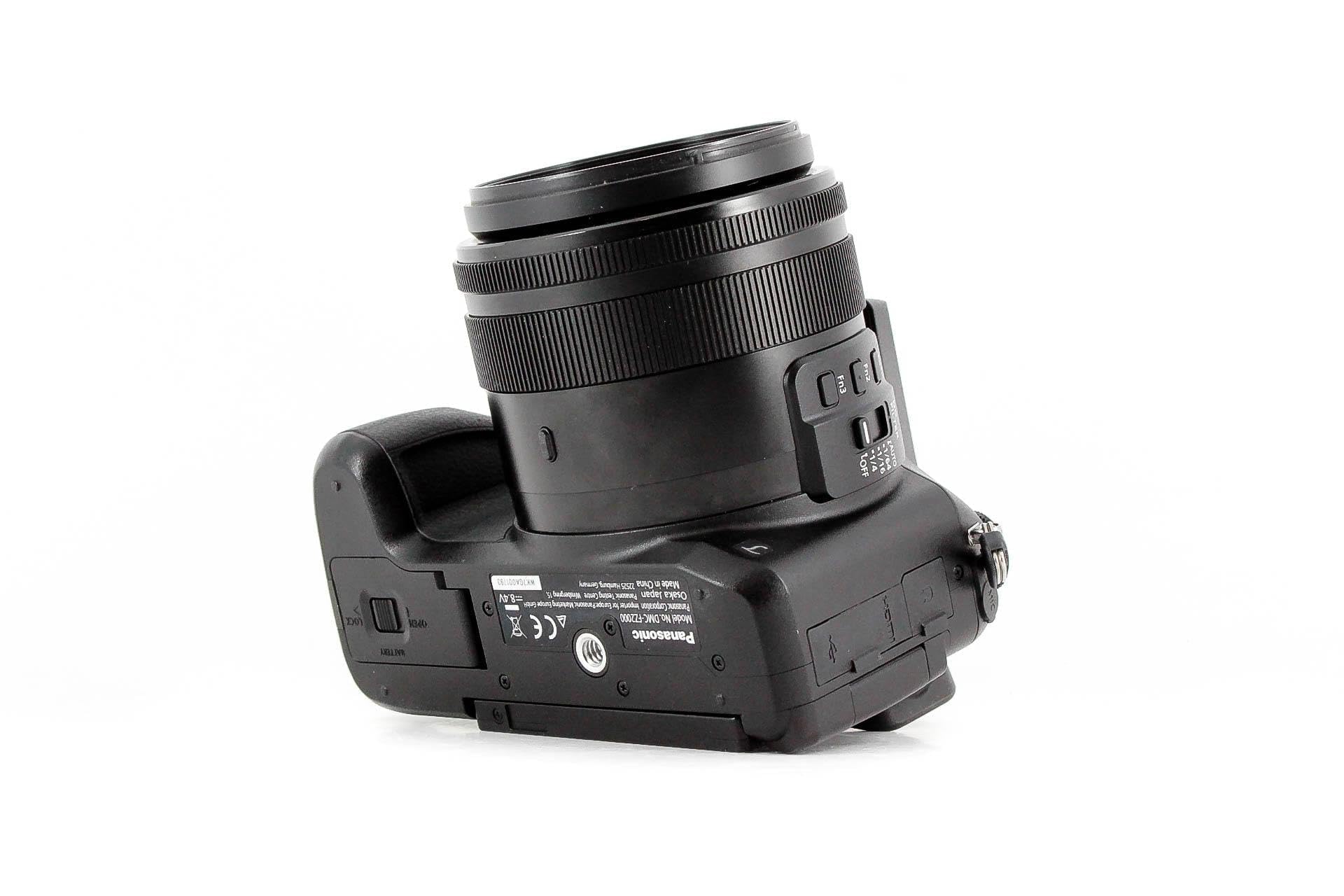 Panasonic Lumix DMC-FZ2000EG Fotocamera Digitale Bridge, 20.1 MP, Display 7.5cm, Obiettivo Leica, 4K, Nero