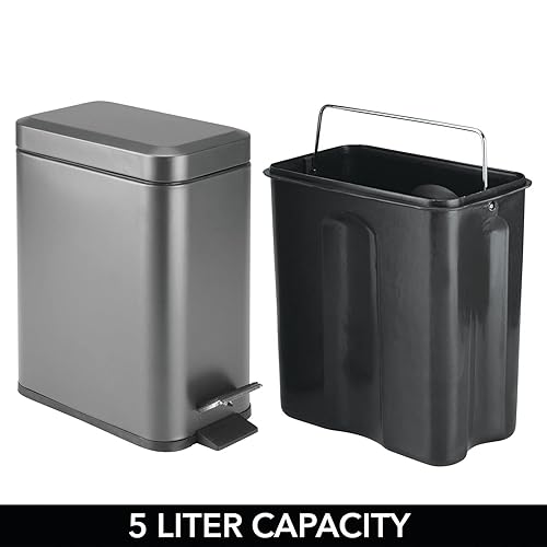 Miniatura 166 de mDesign - Cubo de basura de 1,3 galones de perfil delgado con escalón de metal, papelera, contenedor de basura, baño, tocador, dormitorio, cocina,