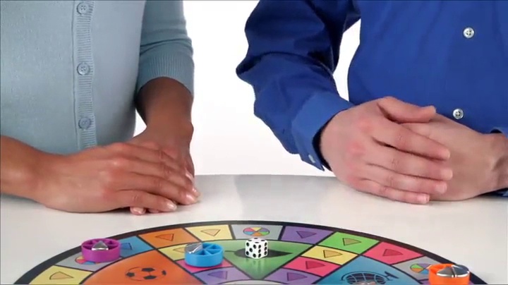 Trivial Pursuit Party – Gioco Da Tavolo In Italiano, 600 Domande, Edizione Bitesize Portatile
