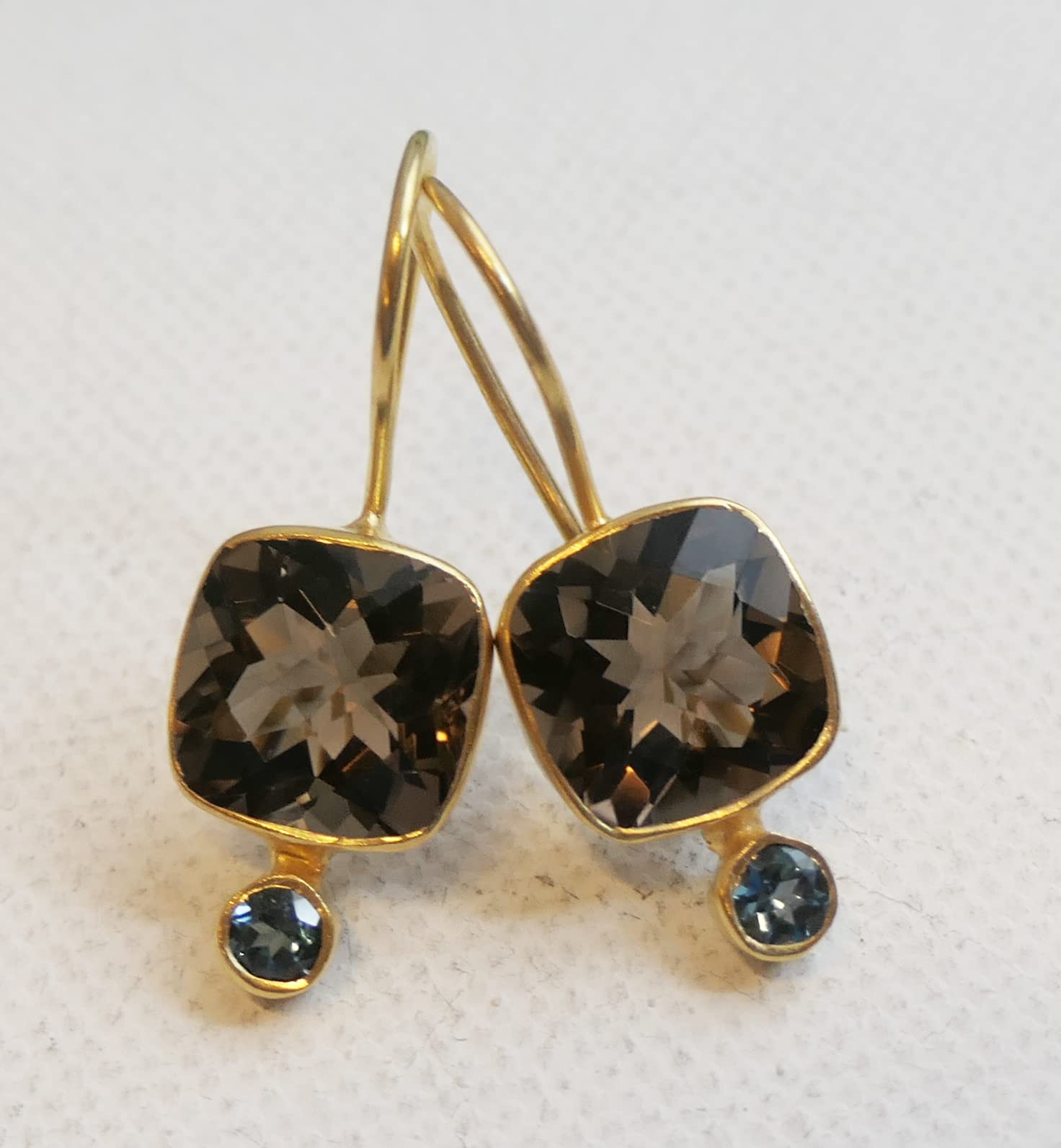 Pendientes de plata de ley 925 con baño de oro y cuarzo ahumado y topacio azul de Londres