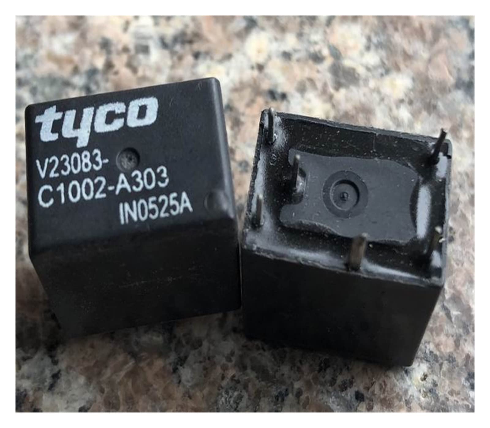 Relé V23083-C1002-A303 de 6 pines para control de sistemas eléctricos en automoción
