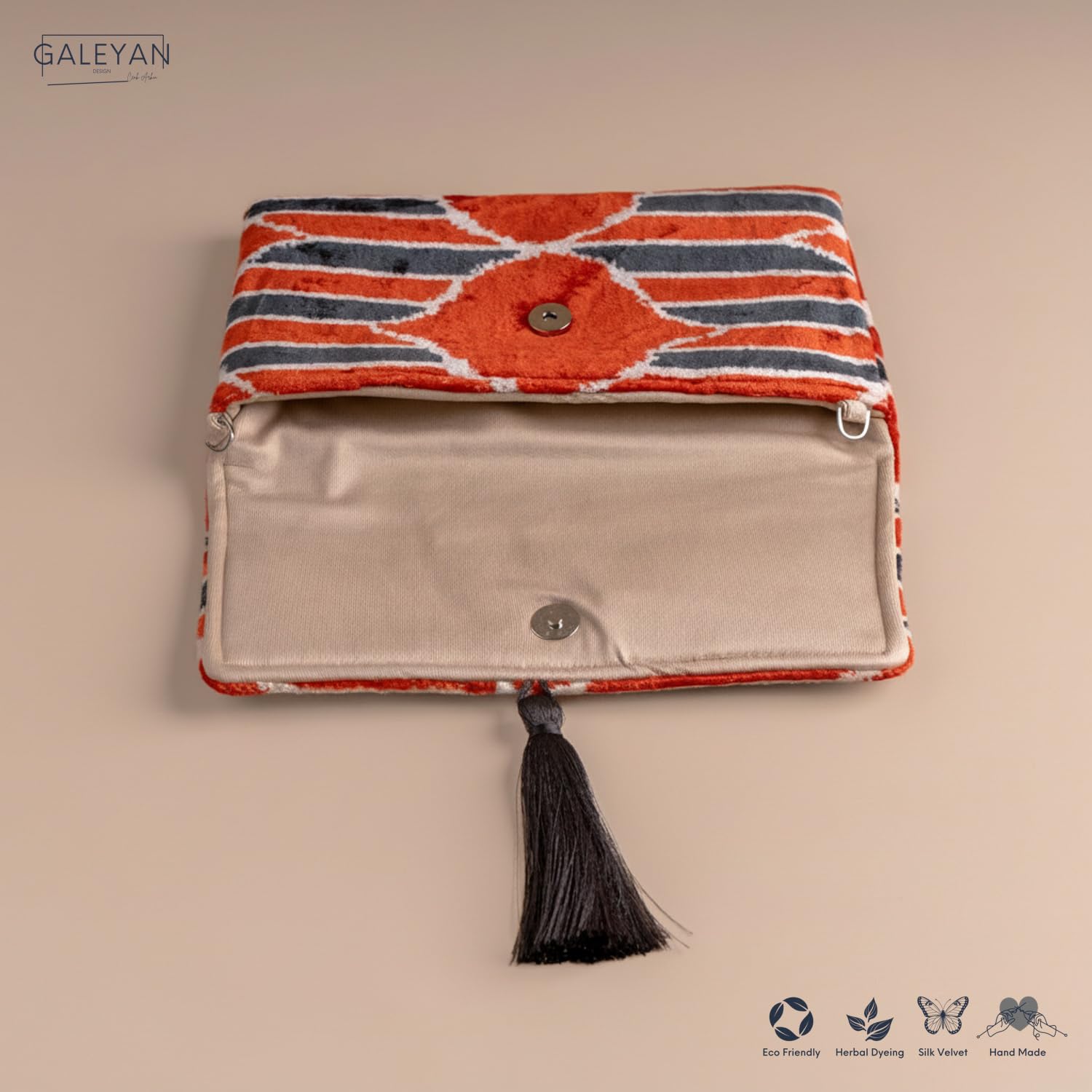 Bolso Ikat de terciopelo de seda hecho a mano, estilo sobre, diseño bohemio, patrón étnico, opción de correa de cadena, bolso de mano de fiesta de noche, bolso de mano de alta calidad, blanco