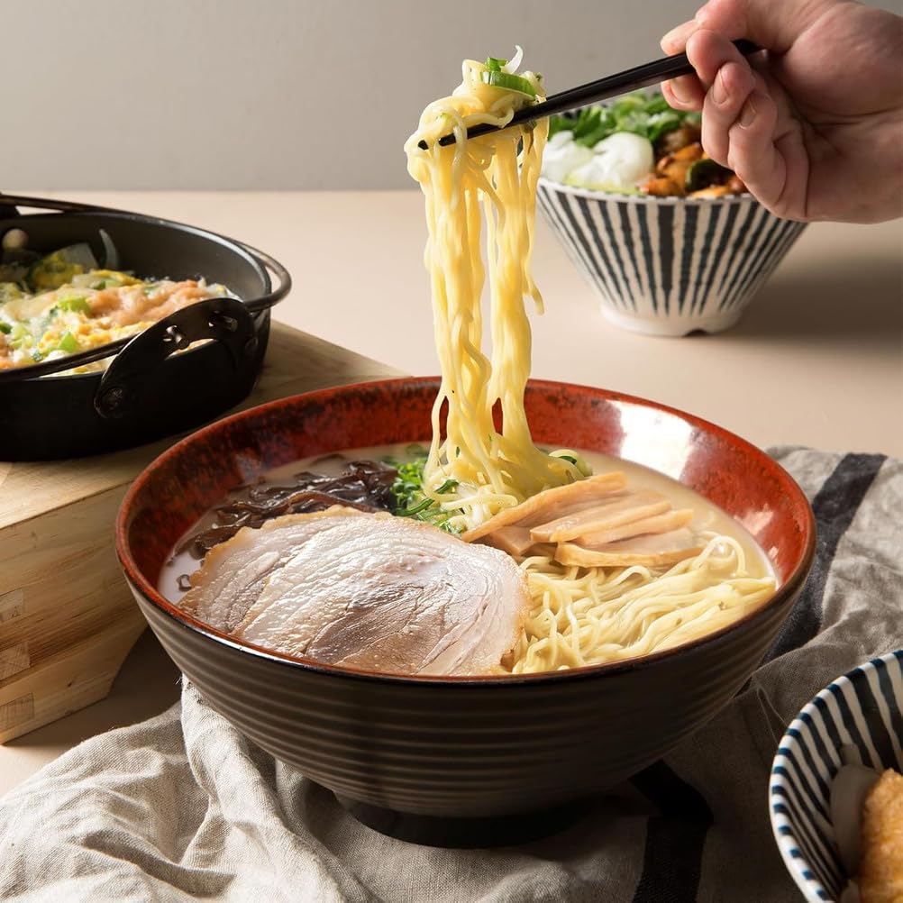 2 x Ramenschale aus japanischer Keramik Ramen Schüssel Set 1100 ml Suppe Schüssel mit Löffel und Essstäbchen(6-teilige) Mikrowellen und Spülmaschinen Sicher,Feuriges rot