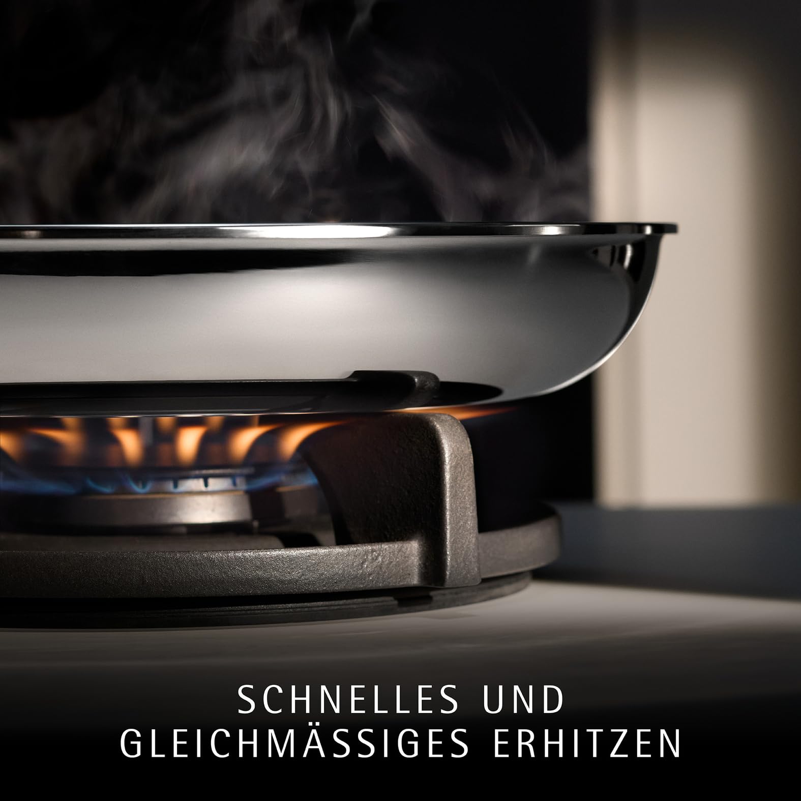 WMF Profi Resist Bratpfanne 28 cm – Edelstahl-Pfanne mit kratzfester Wabenstruktur und Antihaftbeschichtung, induktionsgeeignet, backofen-/spülmaschinenfest, für gesundes Braten auf Allen Herdarten