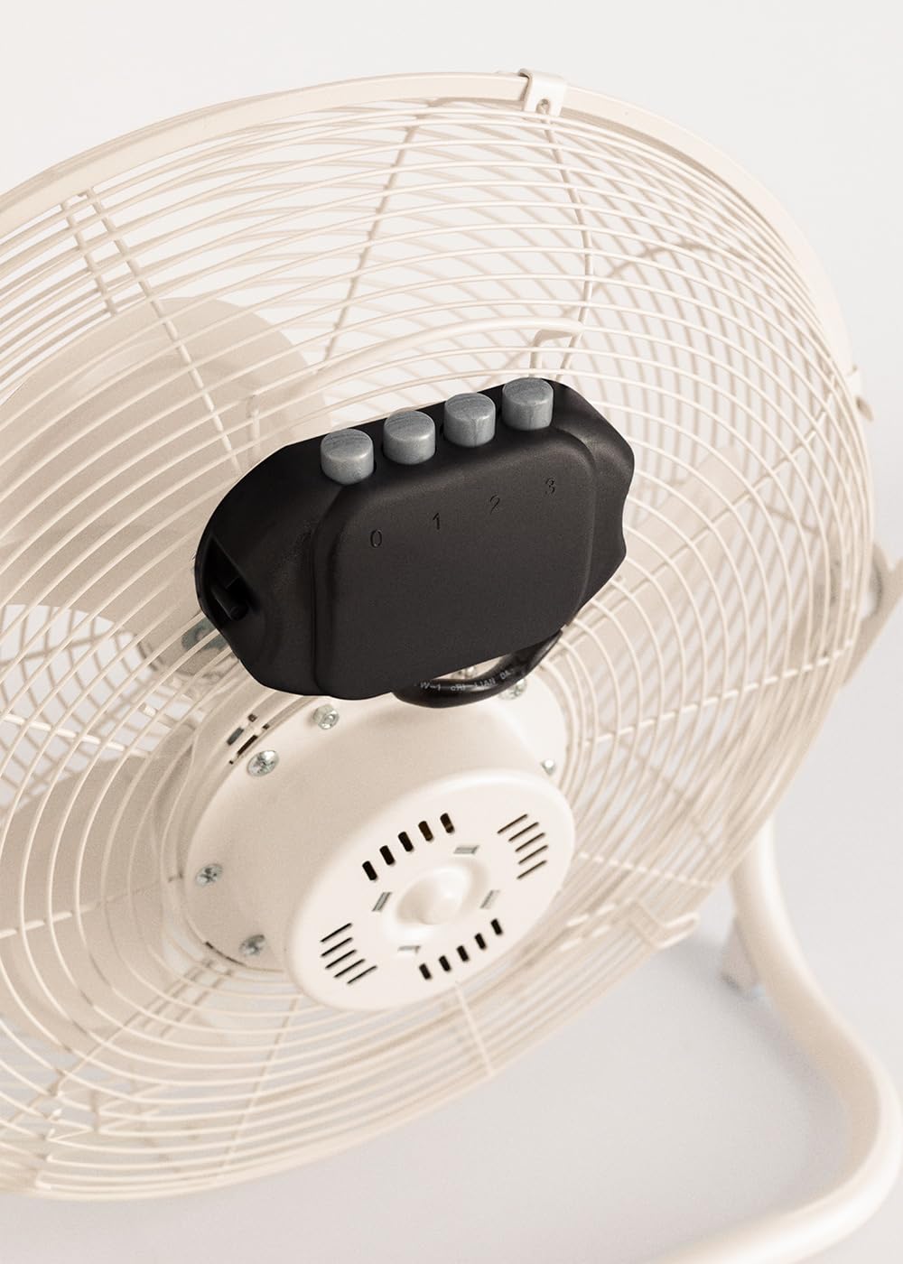 CREATE / AIR FLOOR RETRO/Ventilateur de sol industriel sable / 16 pouces, débit d'air puissant, 3 vitesses, silencieux, léger, pieds antidérapants.