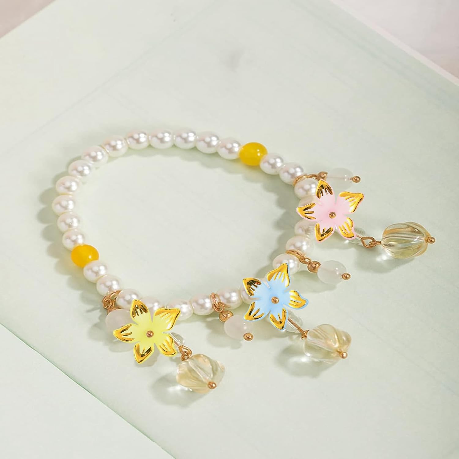 LiQunSweet 100 Pcs Acrylic Bead Caps 5-Petal Flower Bead End Caps Flower Lily Beads Caps Floral Loose Beads Flower Spacer Beads Bulk for Jewelry Making Necklace Bracelet