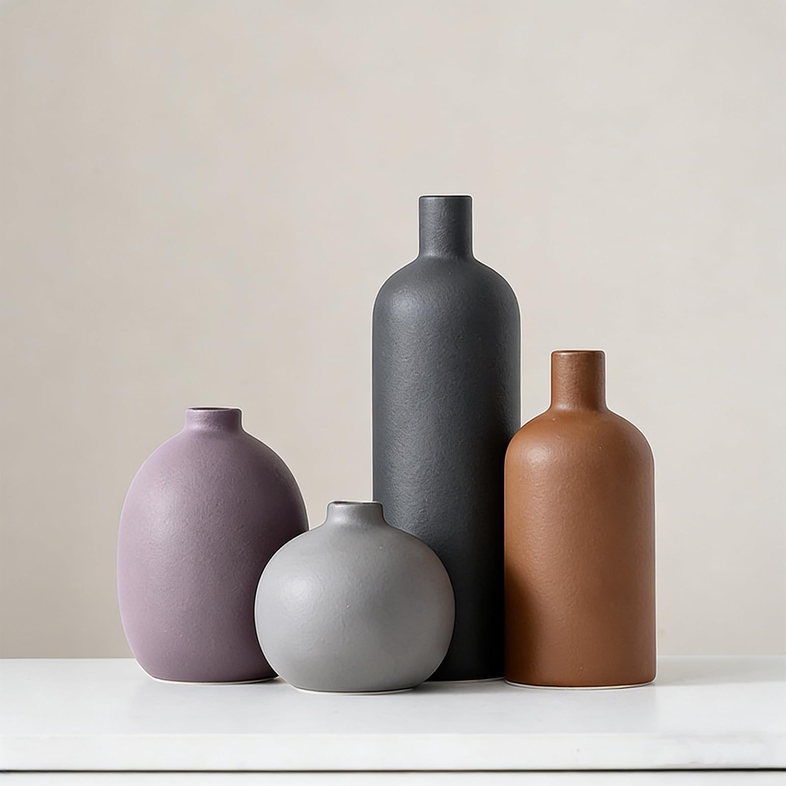 Vases en céramique bohème pour sublimer un meuble vide avec des fleurs séchées